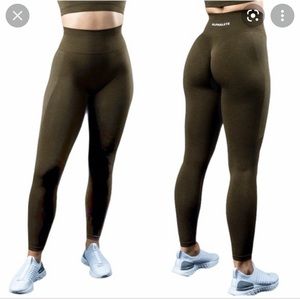 Alphalete Amplify leggings canteen green
